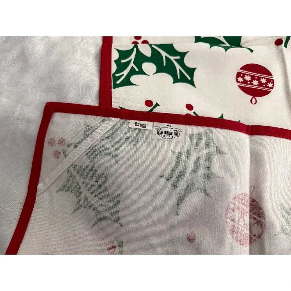 2 NEW VTG TAG Textiles Christmas Holly Ornaments Dish Kitchen Towels 100% Cotton